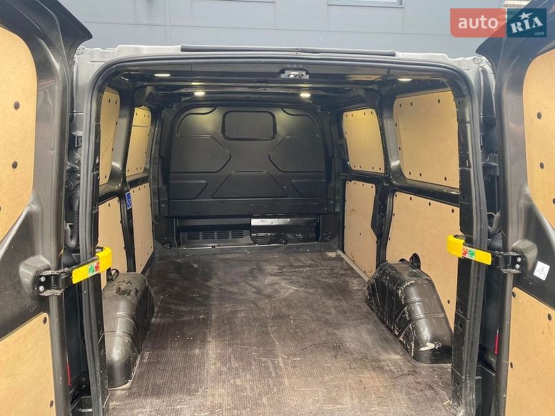 Вантажний фургон Ford Transit Custom 2017 в Калуші