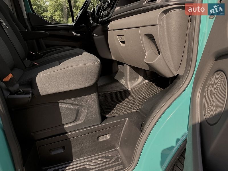 Микроавтобус грузовой (до 3,5т) Ford Transit Custom 2018 в Киеве