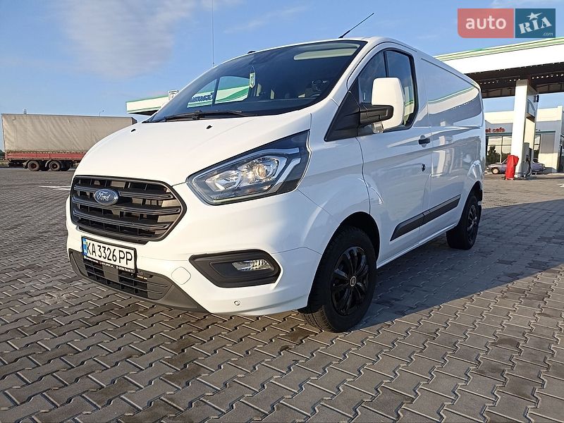 Ford Transit Custom, photos from the listing