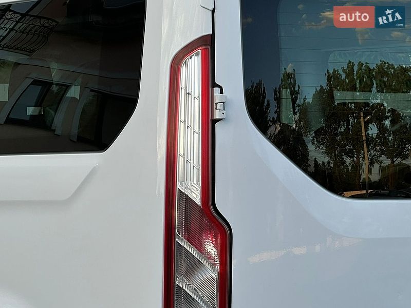 Минивэн Ford Transit Custom 2015 в Самборе