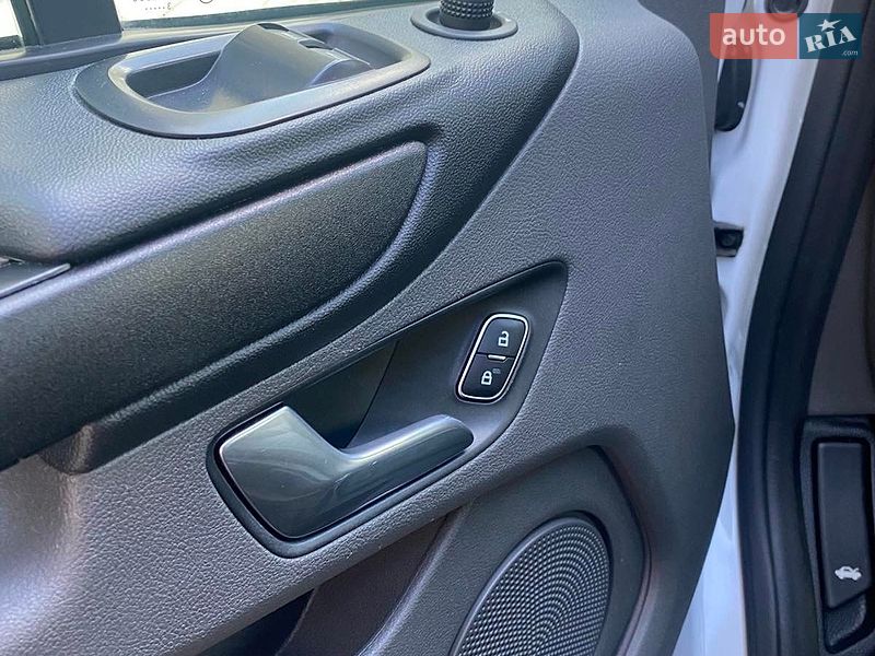 Вантажний фургон Ford Transit Custom 2023 в Житомирі