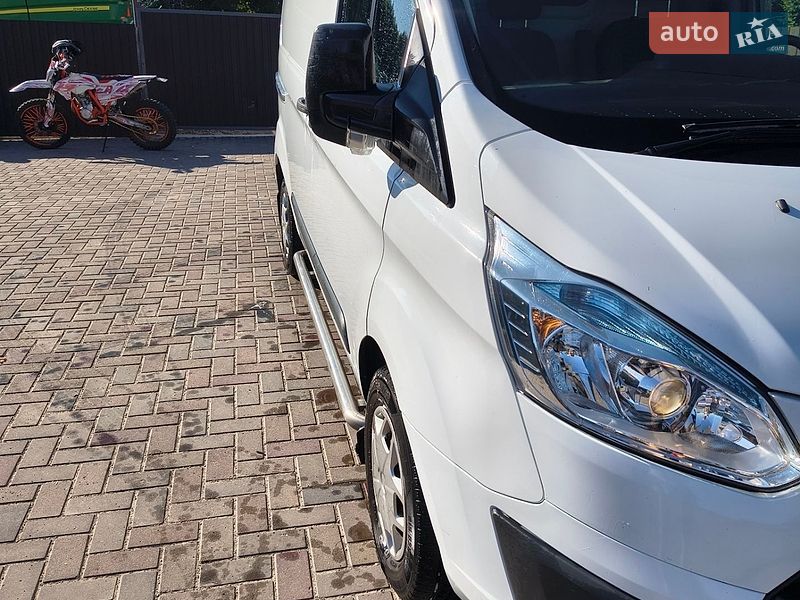 Вантажний фургон Ford Transit Custom 2016 в Дубні