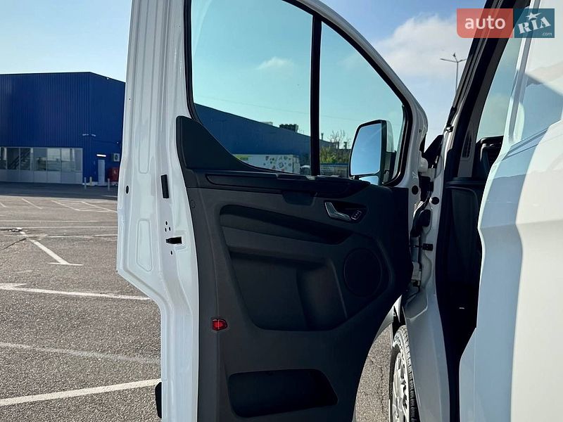 Грузовой фургон Ford Transit Custom 2023 в Киеве