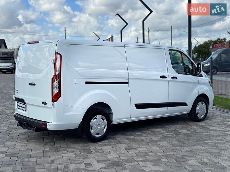 Вантажний фургон Ford Transit Custom 2021 в Рівному