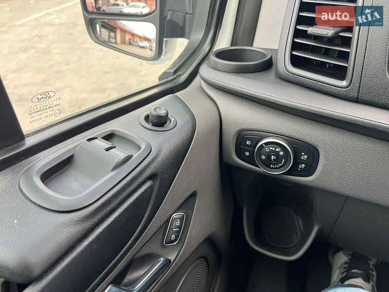 Вантажний фургон Ford Transit Custom 2018 в Бродах