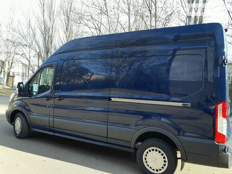 Вантажопасажирський фургон Ford Transit 2015 в Миколаєві