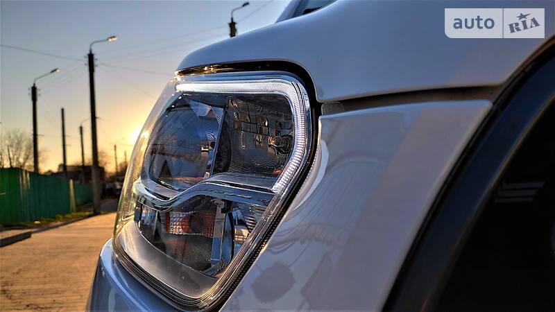 Вантажопасажирський фургон Ford Transit 2018 в Чернівцях