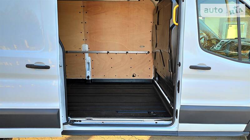 Вантажопасажирський фургон Ford Transit 2018 в Чернівцях