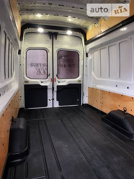 Вантажопасажирський фургон Ford Transit 2016 в Києві