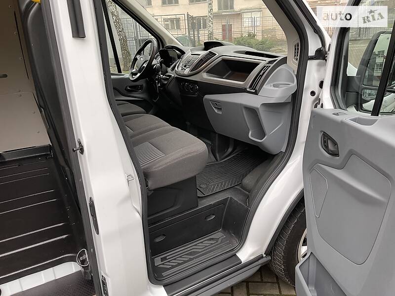 Вантажний фургон Ford Transit 2019 в Луцьку