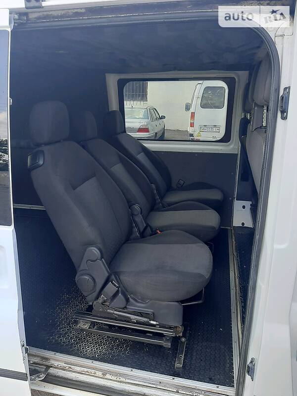Мінівен Ford Transit 2005 в Мирнограді