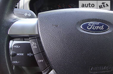 Вантажний фургон Ford Transit 2010 в 