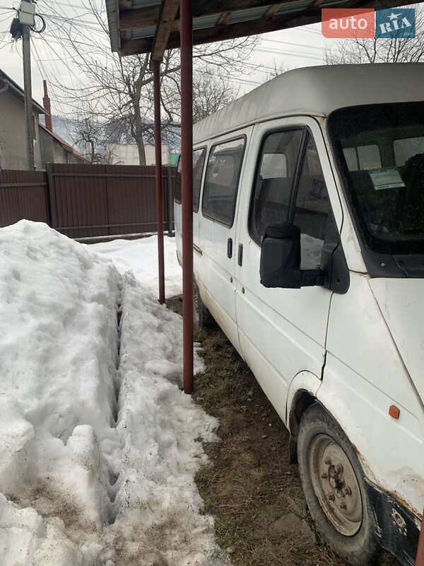 Пригородный автобус Ford Transit 1991 в Тячеве