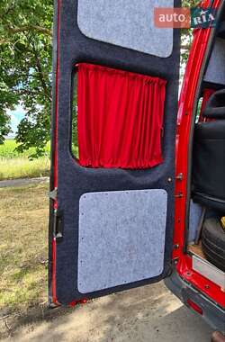 Микроавтобус Ford Transit 2000 в 