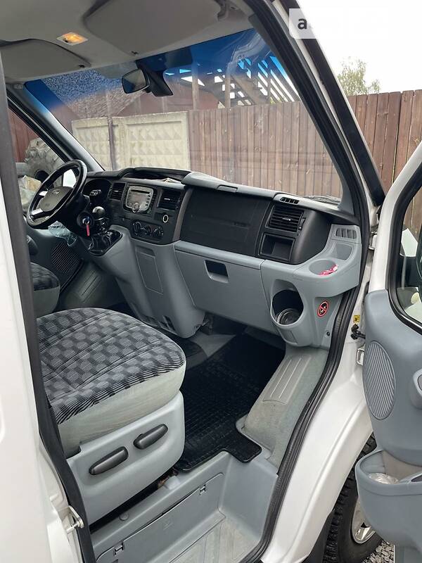 Автобус Ford Transit 2012 в Ізяславі