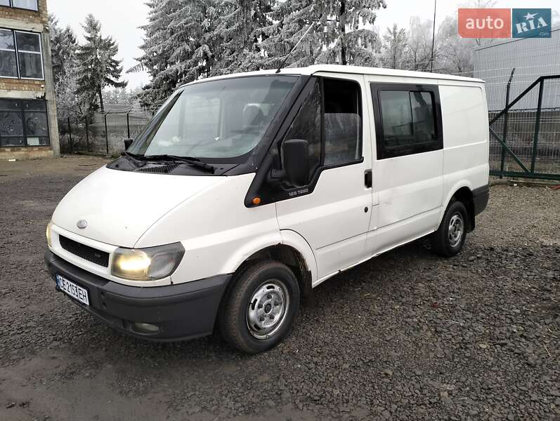 Вантажопасажирський фургон Ford Transit 2002 в Чернівцях