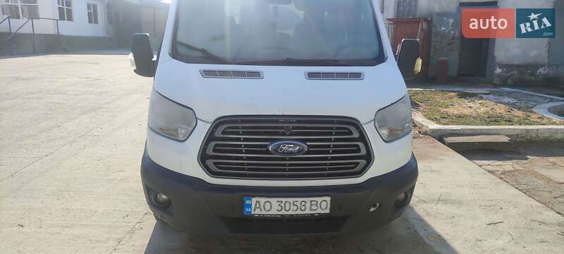 Микроавтобус Ford Transit 2017 в Тячеве