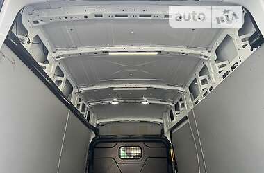 Грузовой фургон Ford Transit 2018 в 