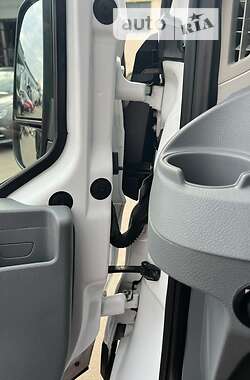 Грузовой фургон Ford Transit 2018 в 