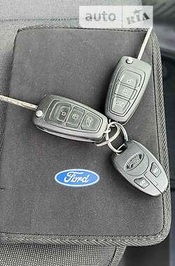 Грузовой фургон Ford Transit 2018 в 