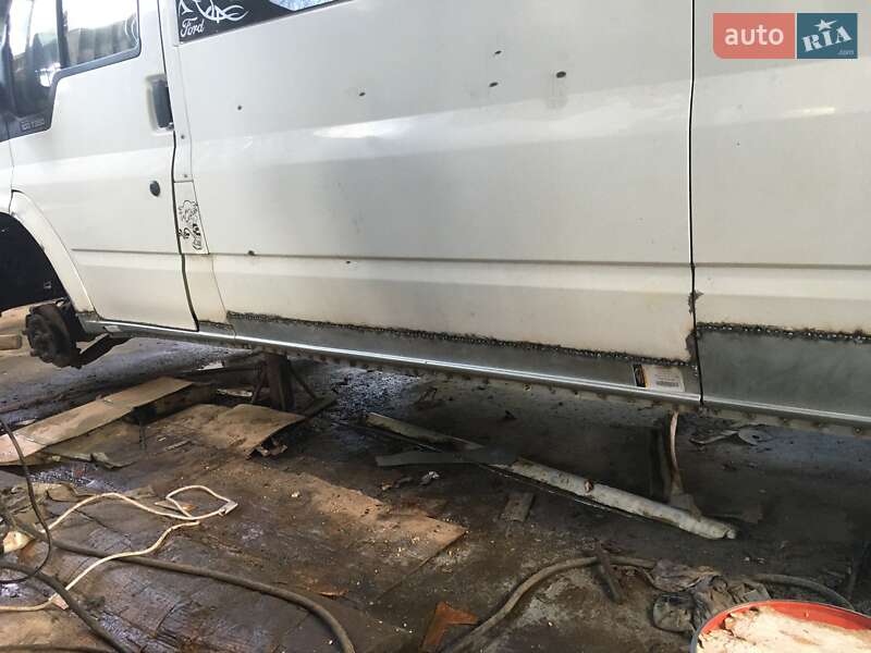 Микроавтобус Ford Transit 2004 в Умани