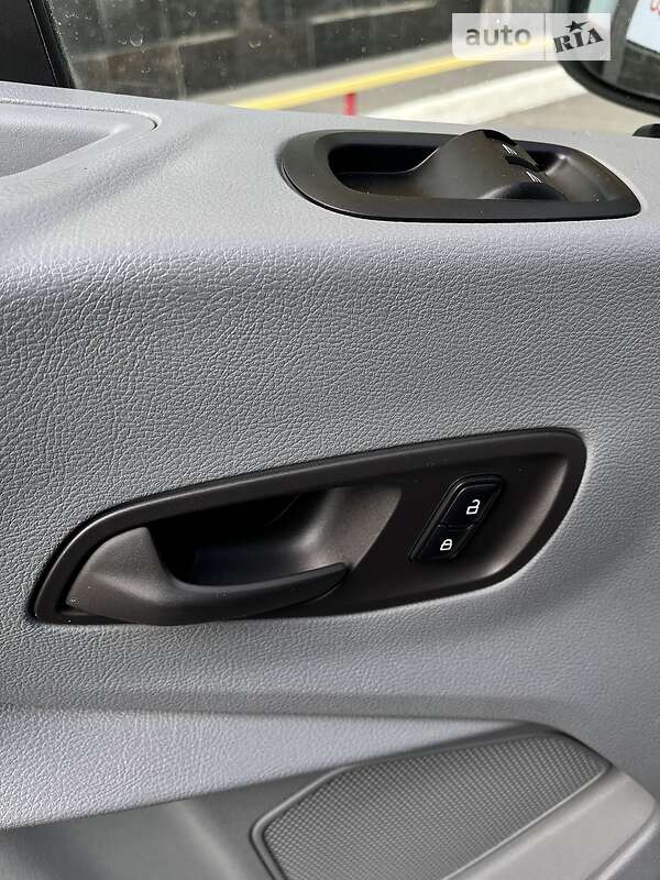 Грузовой фургон Ford Transit 2016 в Черкассах