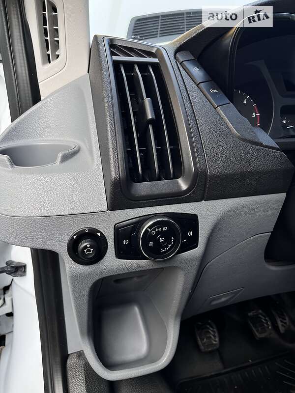 Грузовой фургон Ford Transit 2016 в Черкассах