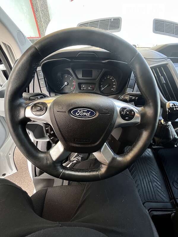 Грузовой фургон Ford Transit 2016 в Черкассах