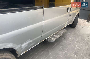 Микроавтобус Ford Transit 2000 в 