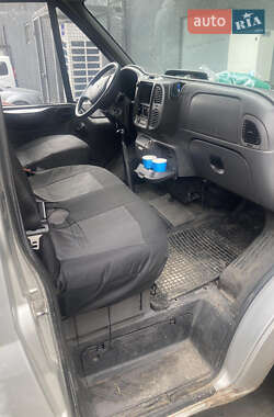 Микроавтобус Ford Transit 2000 в 