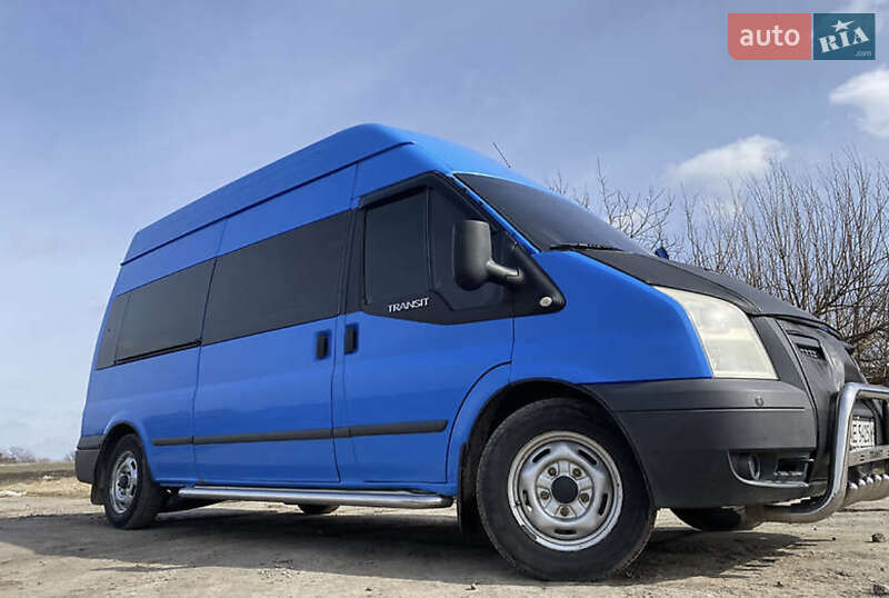 Микроавтобус Ford Transit 2012 в 