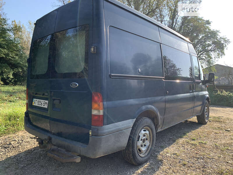 Грузопассажирский фургон Ford Transit 2000 в Косове