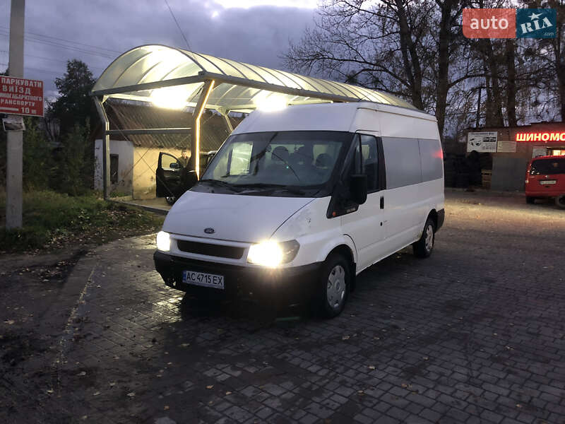 Грузовой фургон Ford Transit 2003 в Львове