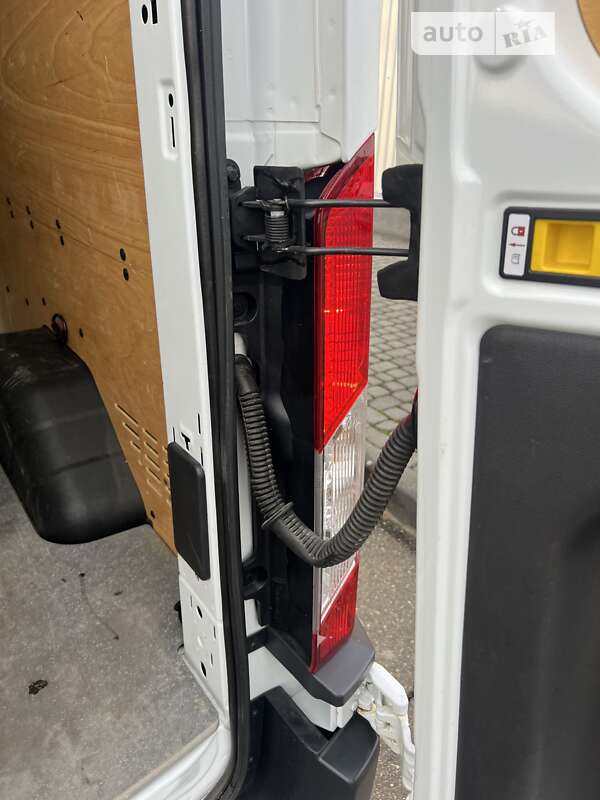 Грузовой фургон Ford Transit 2018 в Виноградове