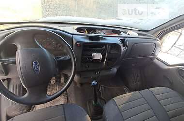 Вантажний фургон Ford Transit 2004 в Тернополі