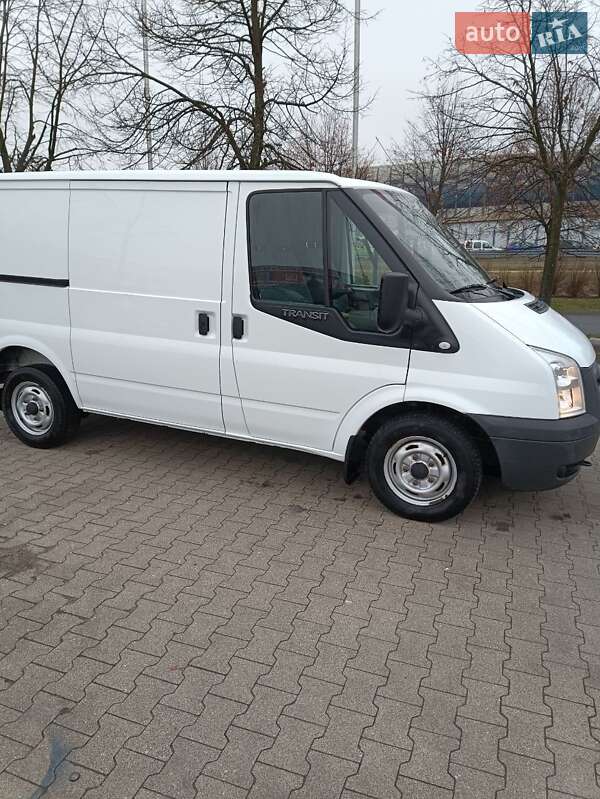 Вантажний фургон Ford Transit 2013 в Львові