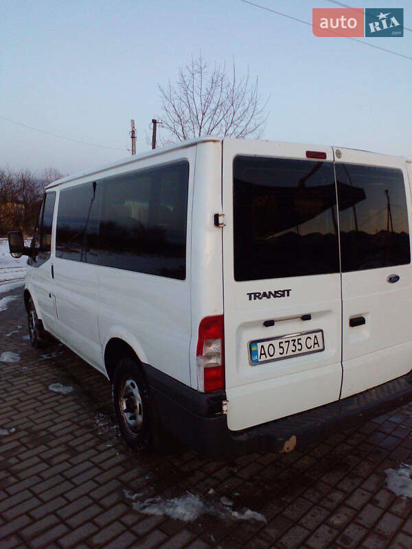 Микроавтобус Ford Transit 2006 в Хусте