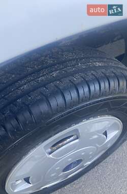 Грузовой фургон Ford Transit 2011 в 