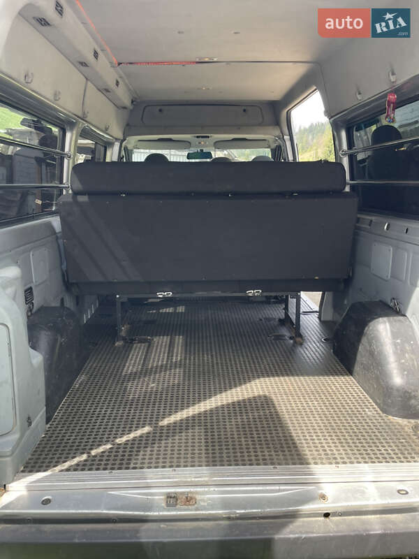 Микроавтобус Ford Transit 2013 в Воловце