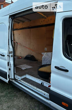 Грузовой фургон Ford Transit 2015 в 