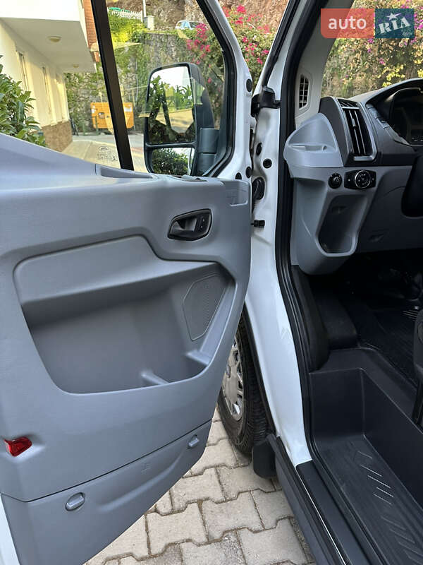 Грузовой фургон Ford Transit 2017 в Мерефа