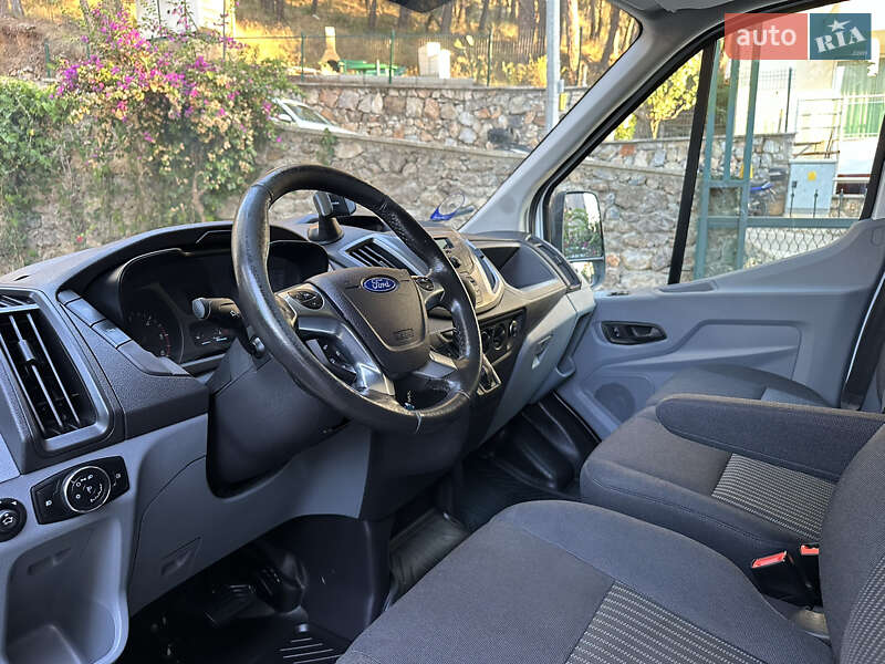 Грузовой фургон Ford Transit 2017 в Мерефа