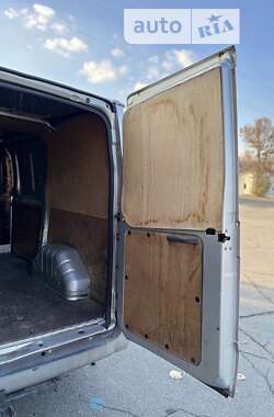 Грузовой фургон Ford Transit 2003 в 