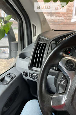Грузовой фургон Ford Transit 2015 в 