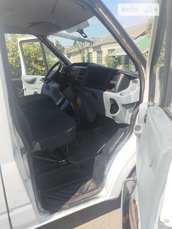 Грузовой фургон Ford Transit 2010 в Киеве фото 6 Грузовой фургон Ford Transit 2010 в Киеве