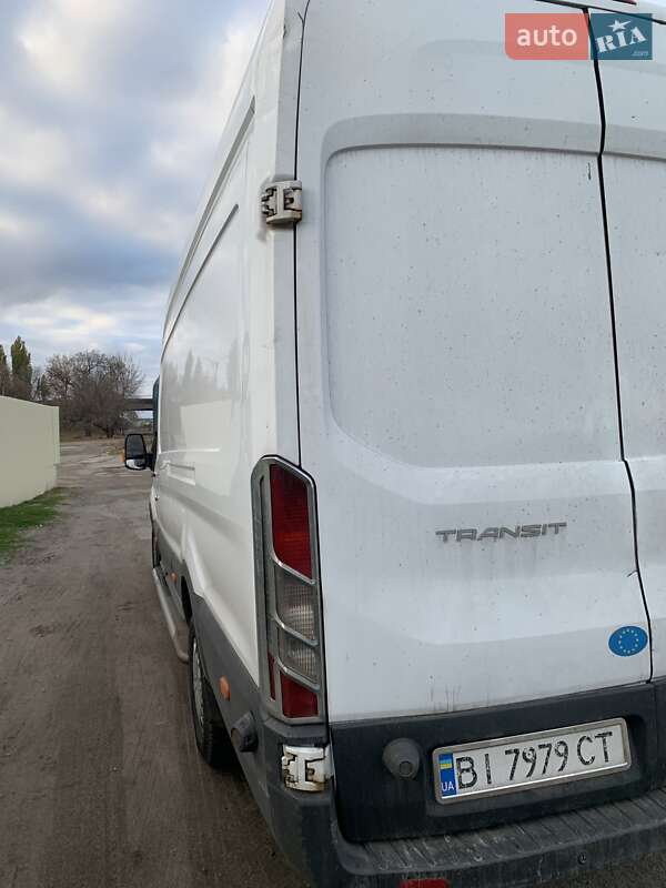 Вантажний фургон Ford Transit 2015 в Полтаві