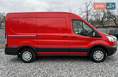 Вантажний фургон Ford Transit 2017 в Рівному