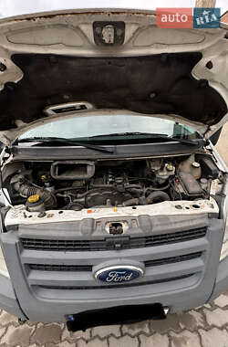 Грузовой фургон Ford Transit 2011 в 