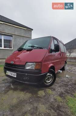 Грузовой фургон Ford Transit 1988 в 