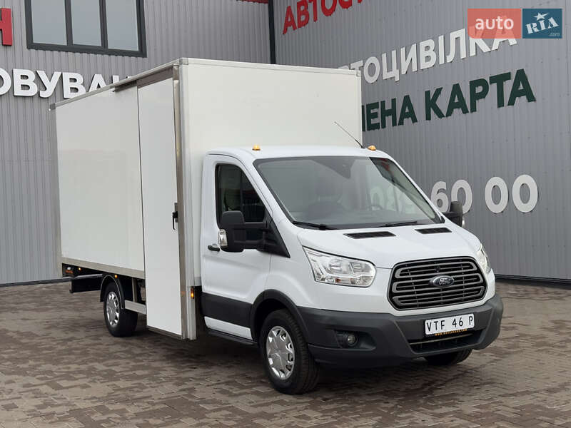 Вантажний фургон Ford Transit 2017 в Ірпені